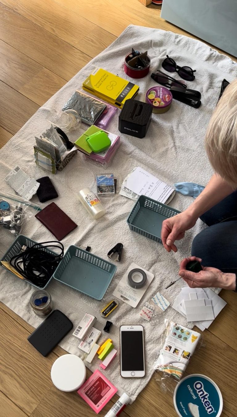 28-Day Decluttering Challenge: One Small Area a Day in 10–15 Minutes